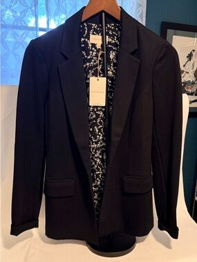 Skies Are Blue Women's Black Tailored Blazer Size Small (W23)